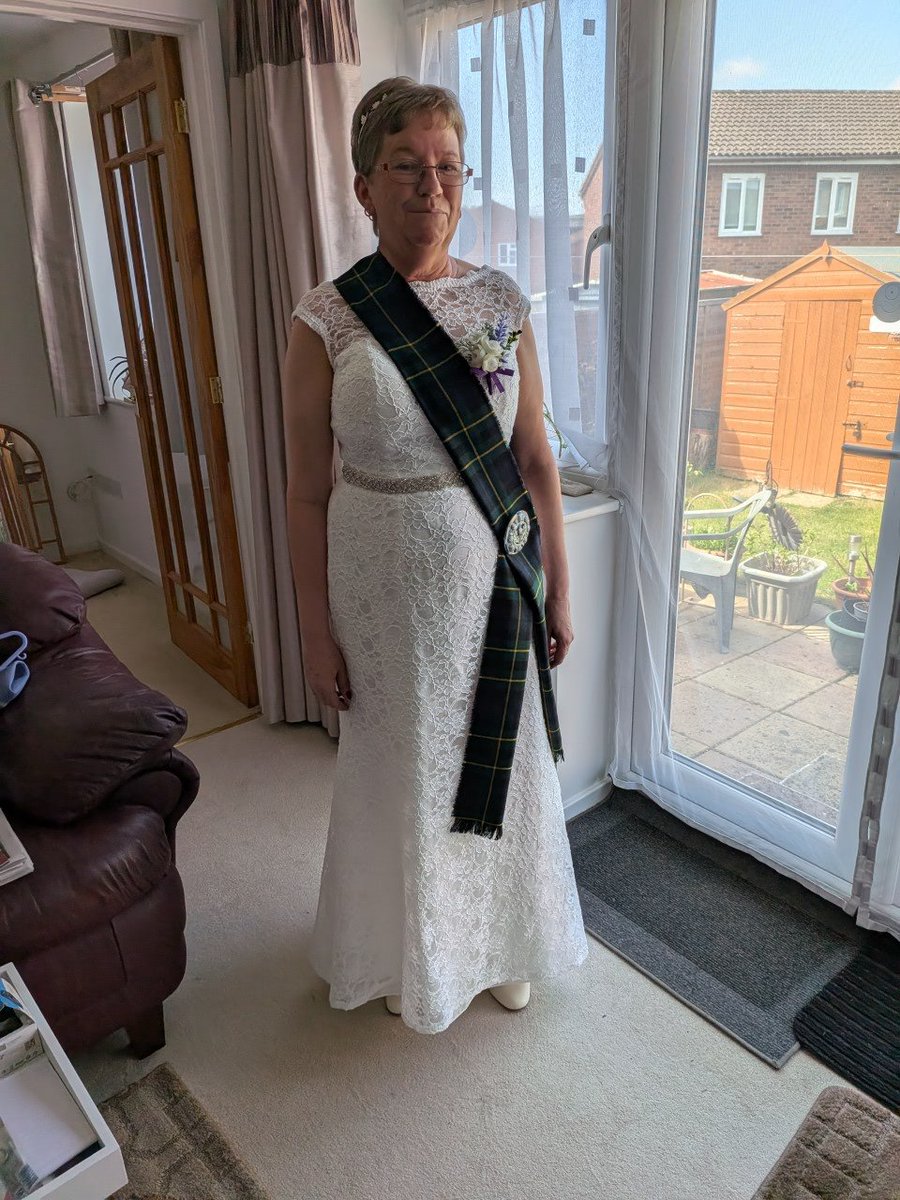 swifty_wtfc's tweet photo. Time to give my mum away https://t.co/6ZpS0Np4GO