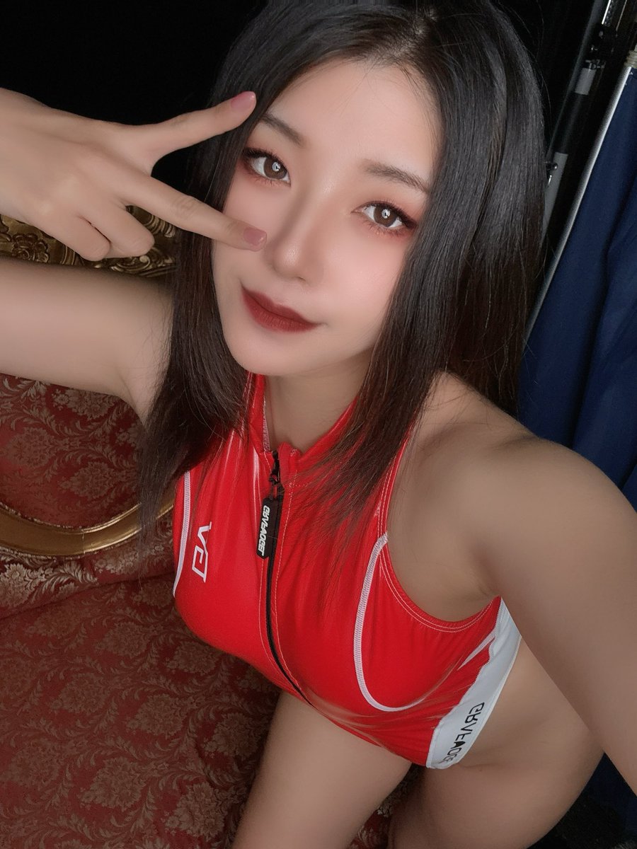 ふぁる🦅𓅃5/8(金)VR2作目配信🎥✨ tweet media