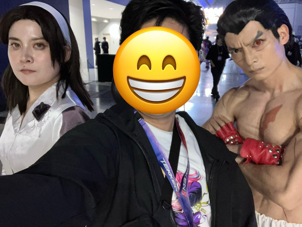 Qoo_Rus's tweet photo. 一八・準夫妻とすれ違ったので写真お願いさせてもらいました！ありがとうございます！
@ao_cos3 @Enyaaaaan073 https://t.co/KJIAx2tmln