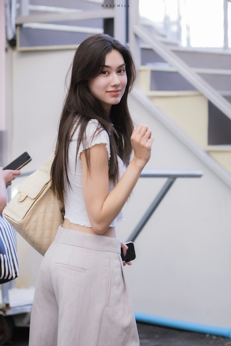 ลลิสวยยยยยยยยยย ☺️

,, ไม่เจอนาน ถ่ายแล้วมือสั่น 🥹

#Lalinalena #ลีน่าลลินา