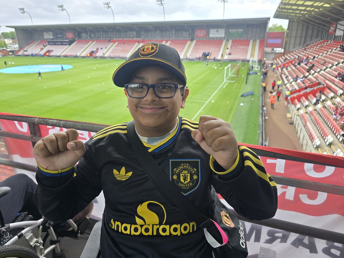 bennymufc's tweet photo. Zayden at The Progress With Unity Stadium: Manchester United Vs Brighton &amp; Hove Albion: Barclays WSL: Come on United #MUWomen #MUNBHA #BarclaysWSL #ProgressWithUnityStadium #MUFC #ManchesterUnited #ManUtd #Zayden #UnitedVsBrighton #LSV #WSL 🇾🇪🇾🇪🇾🇪 https://t.co/P77GY1iyw5