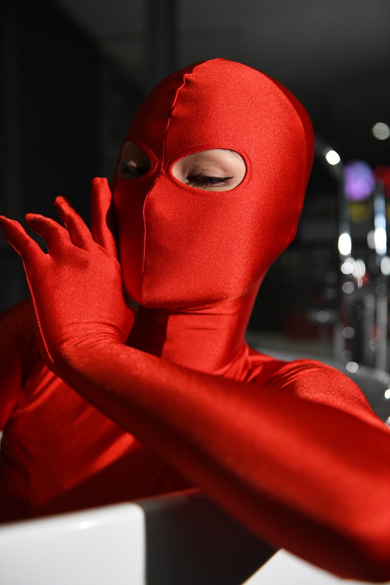 satingloves's tweet photo. 为你我做了太多的傻事，第一件就是为你写诗
＃zentai  ＃全包紧身衣 ＃南宁约拍 https://t.co/CkxCObd6pz