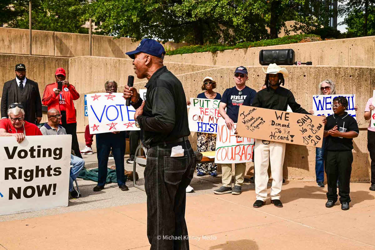 MKinneyMedia's tweet image. The Jim Crow is Not Dead protest in #okc at the U.S. Courthouse (Photos: Michaelkinneymedia.com)