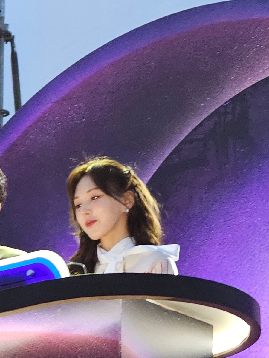 블러 tweet media
