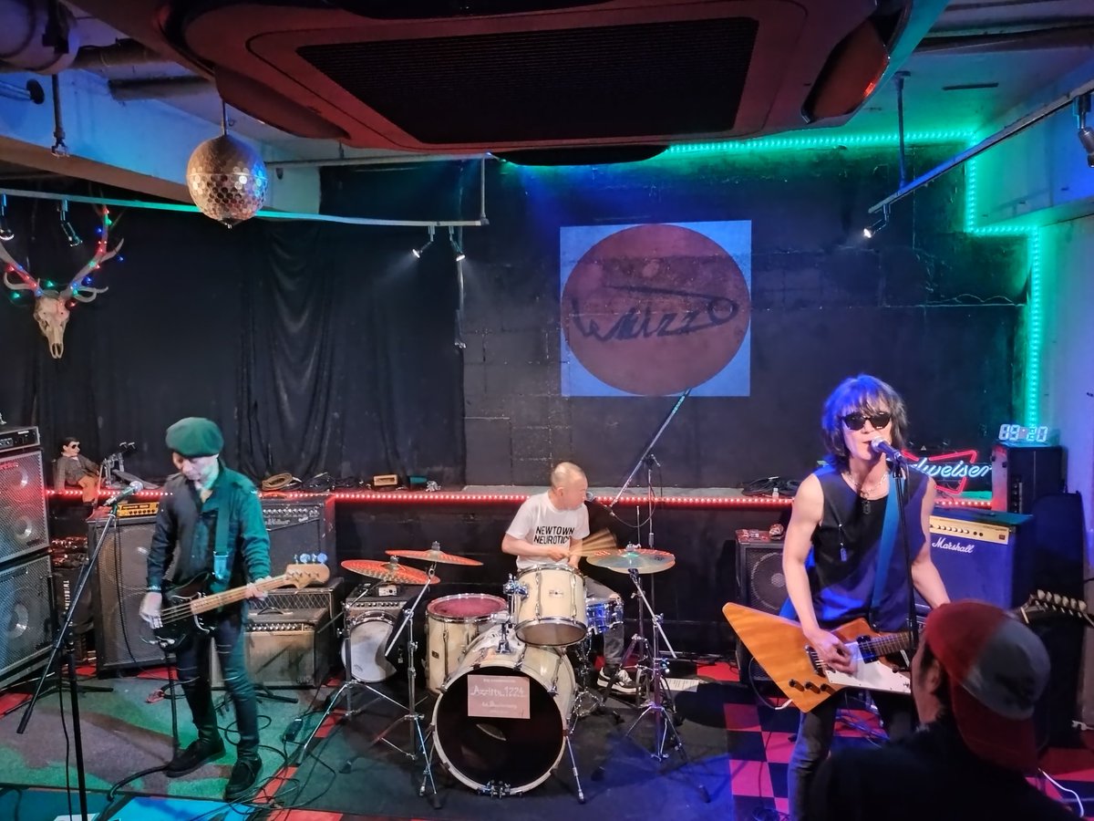 EDWOODS_JET's tweet photo. 続きましてはWhizz!
オッケーデュード!
次はED WOODS!
#DIRTYROGUES
#Whizz
#EDWOODS
#THEDEADNEXTDOOR
#新宿UNDERGROUNDAzzitto1224 https://t.co/XR983aEmuI