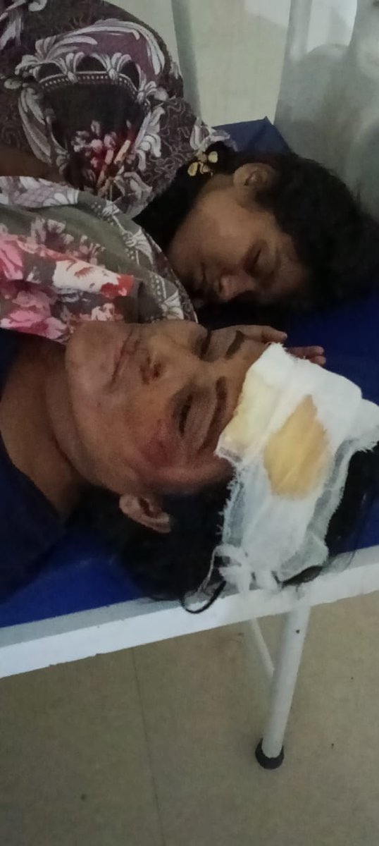 mdumaransari11's tweet photo. @dgpup @Uppolice सर देखिये इस तरह की हालत उसके बाद भी कार्यवाही नहीं न किसी की गिरफ़्तारी https://t.co/HgoltJ4KhU