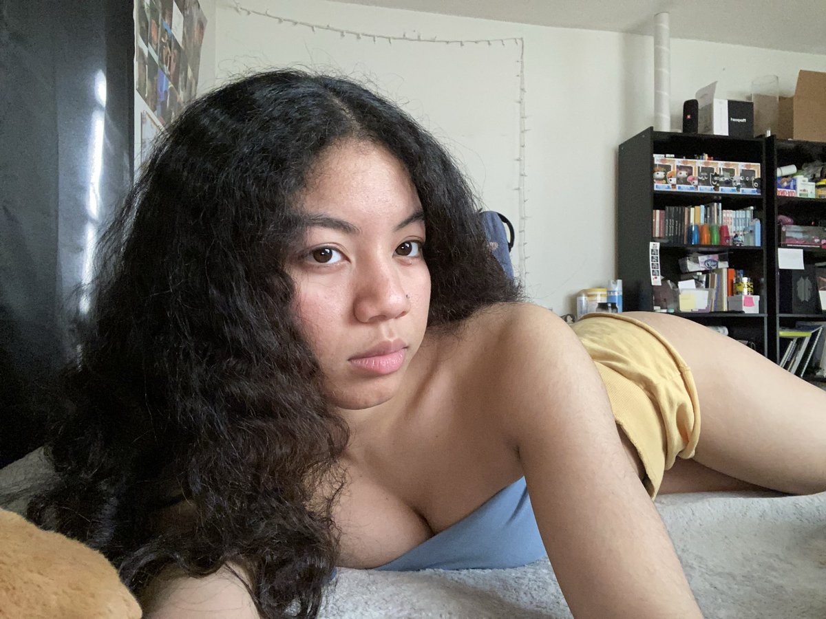 sonnyluvyours's tweet image. posting until someone spoils me 🙏🏼
#cashapp
#birthday
#whalesub
#findom
