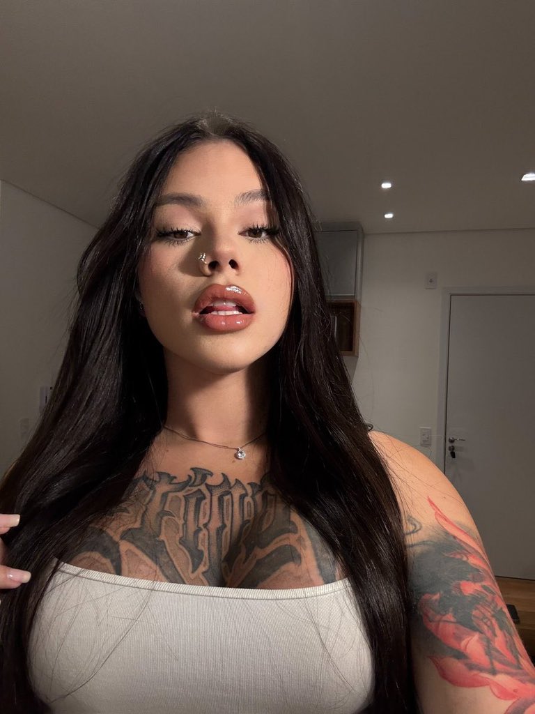Bruna 🏳️‍⚧️ tweet media
