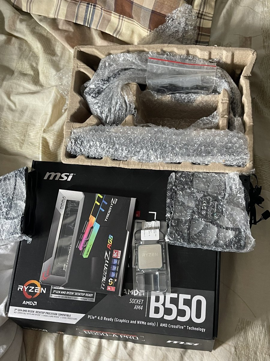hyper_ya's tweet photo. New pc=New hyper 😶‍🌫️ https://t.co/yE1CpVHvO8