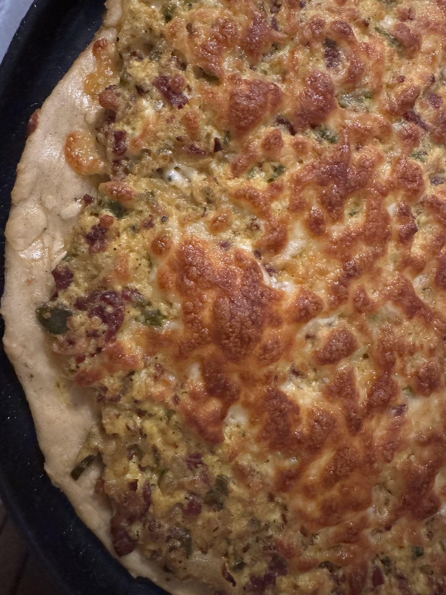 gaascloud's tweet image. 🚨 BREAKFAST EMERGENCY! 🚨 Seriously, stop what you’re doing and look at THIS. Crispy crust, gooey cheese, and all the savory goodness you could dream of. 🤤 This breakfast pizza is a game changer! 🍕 #breakfastpizza #pizzalover #breakfastgoals #comfortfood #pizza #GaaSCloud