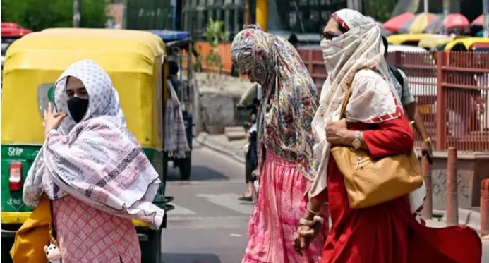 DelhiTotaltv's tweet image. Delhi Weather: दिल्ली NCR में गर्मी का कहर जारी, पारा 39 डिग्री पार, IMD ने जारी किया अलर्ट
totaltv.in/delhi-weather-…
#delhi #weather #news #IMDAlert