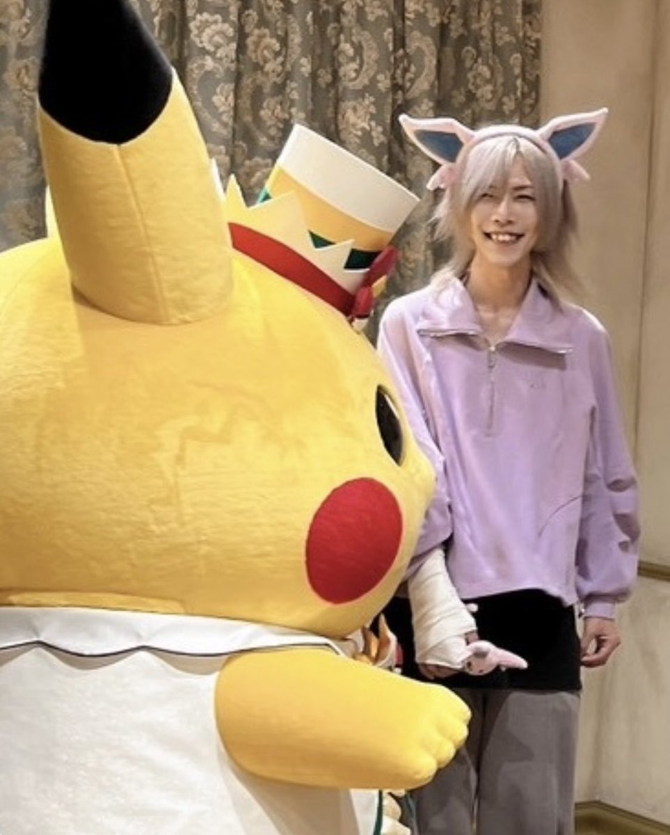 yuju_game's tweet photo. お気に入りの写真達〜！
右手の骨折（ガチ）がいい味出してる🥴

月イチでポケパーク行きたい🫠 https://t.co/HiBn2eC3Lh