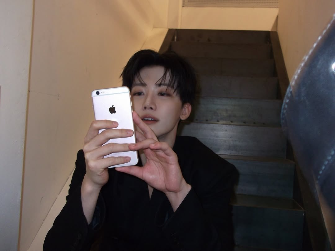 813 tweet media