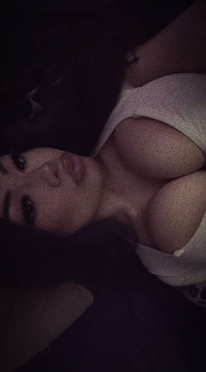 ihartnutt's tweet photo. tiktok : wrstarii add it 4 a kiss <3 https://t.co/PT6vFiO6F1