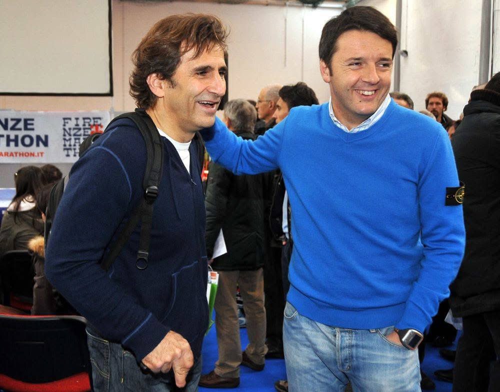Matteo Renzi tweet media