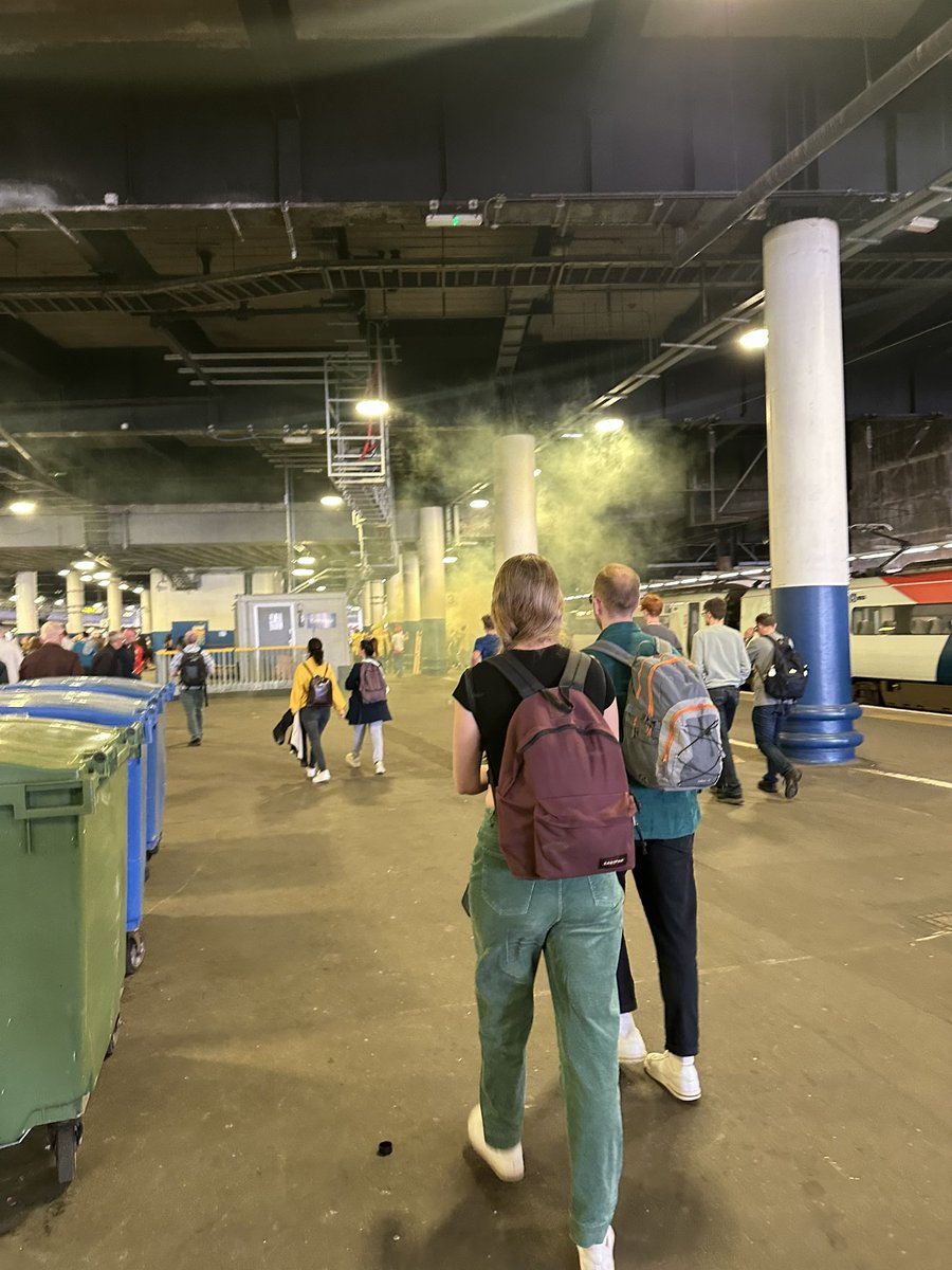 Cameronbickmore's tweet photo. tough day to be at euston https://t.co/Ru0w6XTe3M