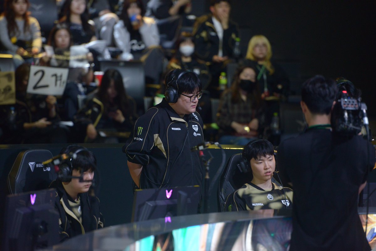 ShadowCorpAgent's tweet image. Today's Photo #LCK
2026-05-02

#Ryu in #GEN 

#Shadowcorp #Ryu #Esports #Agency