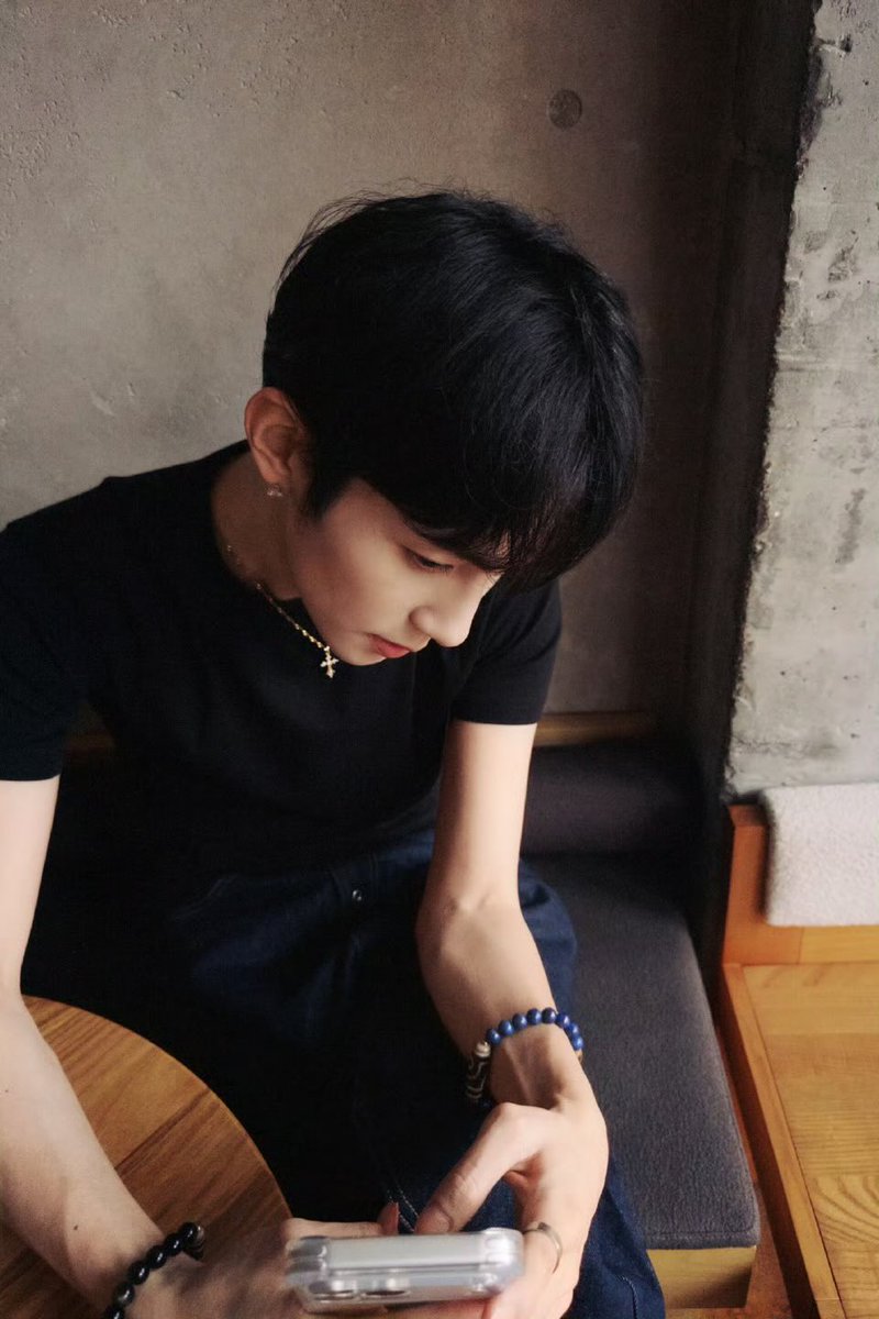 dongdong_th's tweet photo. [📷] DongDong’s Weibo &amp; IG Update

{02052026}
[1]
วันแรงงาน(1 พ.ค)ที่ผ่านมา ทุกคนไปเที่ยวไหนกันครับ~🥸
Weibo :
🔗 https://t.co/WCK2laXNmw

#DONGDONG #RaceBace_DONGDONG 
#DongJiexiang #东诘翔 #RaceBace #RGB_Plan https://t.co/Pu7c8A0zlH