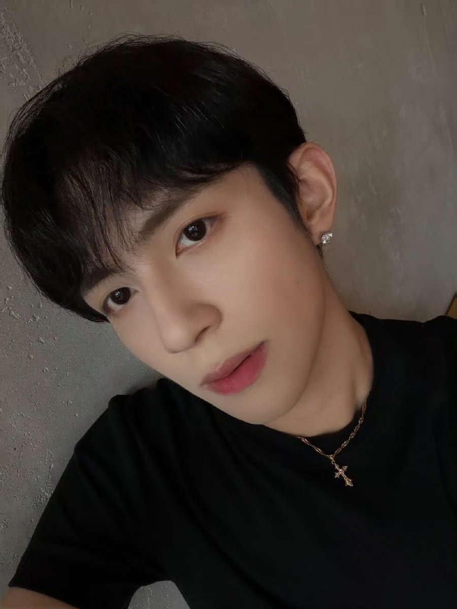 dongdong_th's tweet photo. [📷] DongDong’s Weibo &amp; IG Update

{02052026}
[2]
สุขสันต์วันหยุด🥸
Instagram :
🔗 https://t.co/vCNbvs2jKx

#DONGDONG #RaceBace_DONGDONG 
#DongJiexiang #东诘翔 #RaceBace #RGB_Plan https://t.co/evpphl0VFK