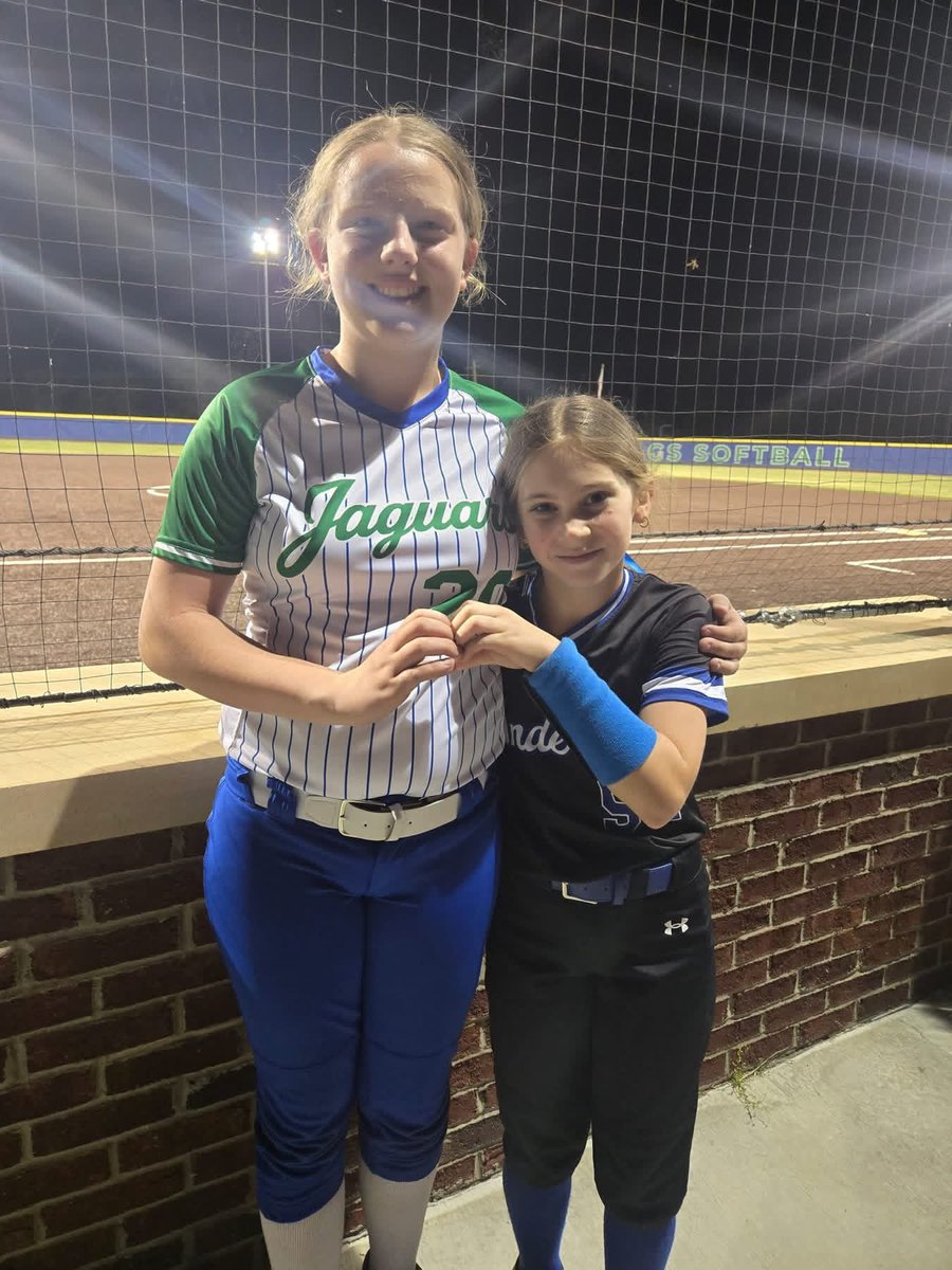 UnityKy2014's tweet photo. It’s great seeing our Louisville Lady Sluggers Browning 12U compete against each other on the diamond. https://t.co/3JmPEDhWoj