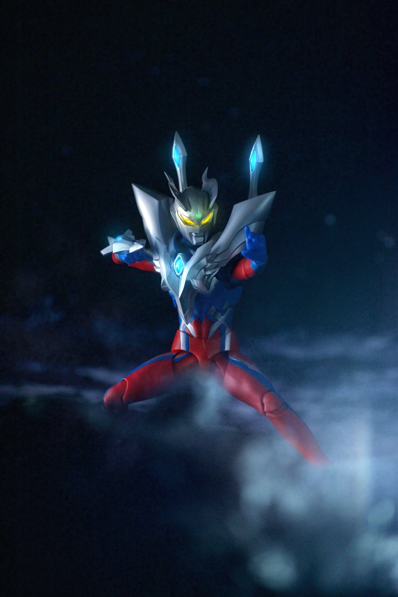 ZGMFyou1210g's tweet image. 『絆の鎧』

ｰ人々の想いが繋ぐ絆が
    奇跡の鎧を勇者に力を紡いだｰ

 #ウルトラマンゼロ
 #ジオラマ
  #玩基地ｰガンベースｰ