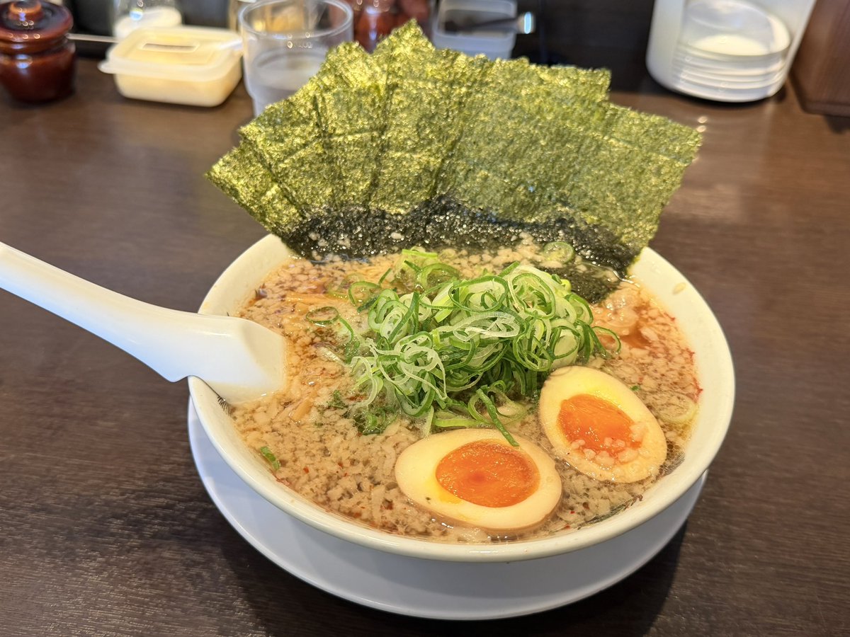 えまやん tweet media