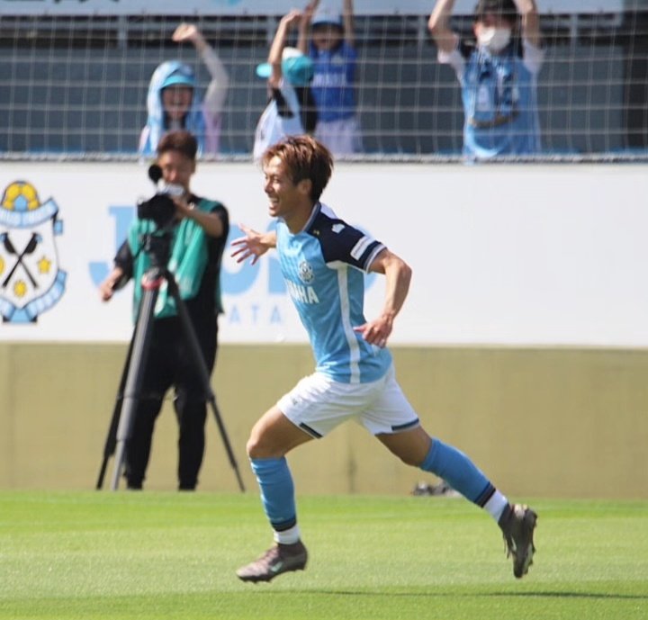 テン10 tweet media