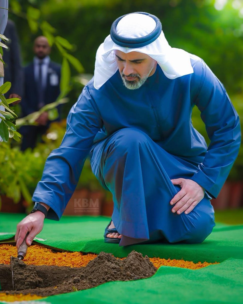 •
يزرع الخير أينما حل وارتحل
#خالد_بن_محمد_بن_زايد