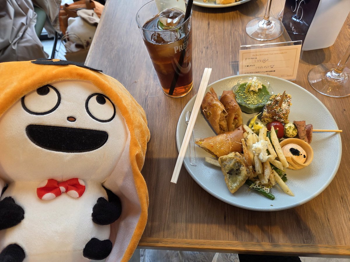 panda_gokigen's tweet image. ラグジュアリーパーティ楽しかったね🐼🧛‍♂️🐼🎃ラグジュアリーがわからないからハロウィン仮装させたけどエモいから多分大丈夫
春巻きめちゃうまでした🍽
#Ｔｈｅ　Ｂｌｕｅ　Ｂｅｌｌ　Ｌｕｘｕｒｙ　Ｐａｒｔｙ　ｍｅｅｔｓ　ｓｔｕｄｉｏ ＵＧ 
#アフターパーティー
#スタジオUG