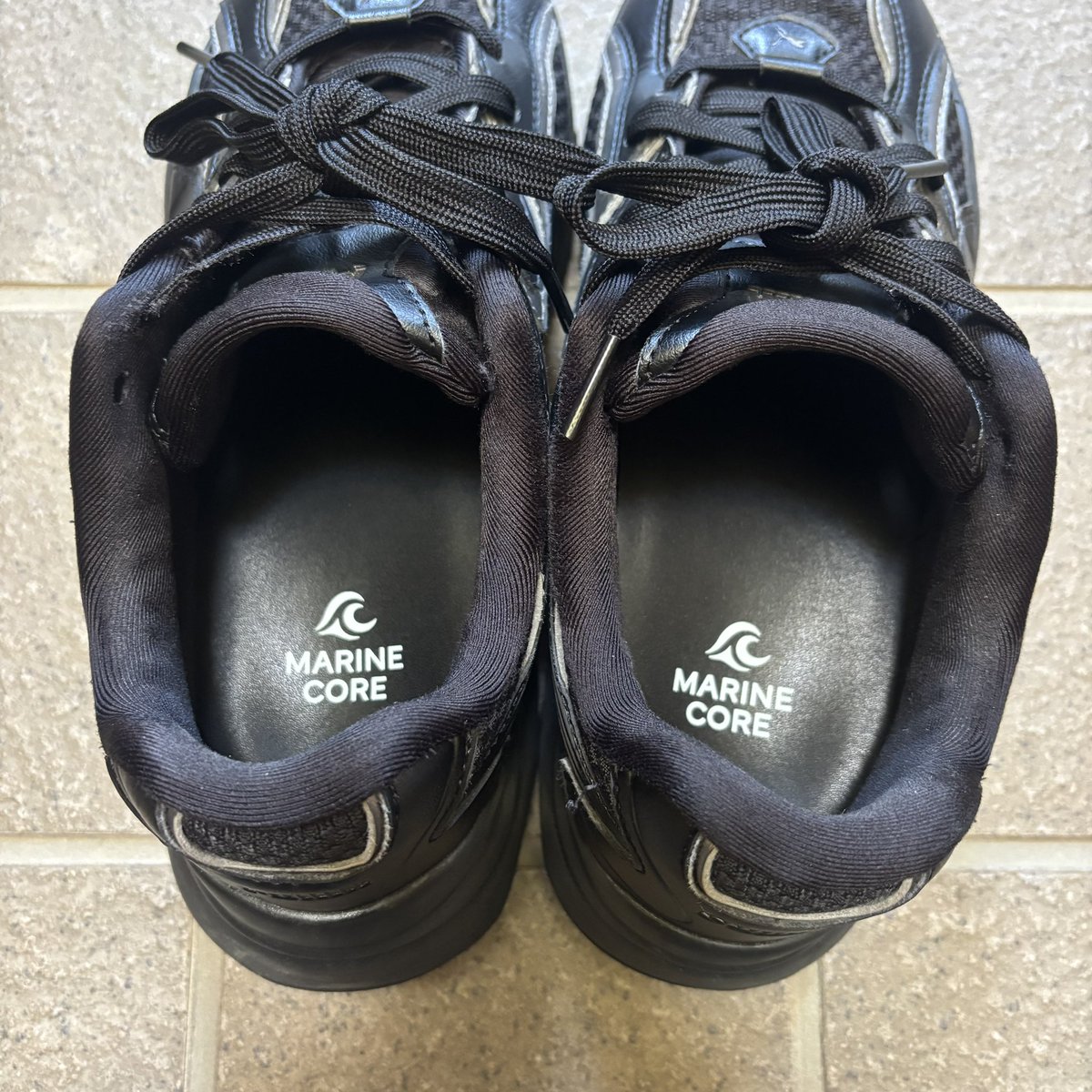 cosumelovejk's tweet photo. MARINE CORE(@marinecorejp )様より
クイズキャンペーンに当選し
インソールを頂きました👣
ありがとうございます!
インソールにこだわった事が無く今回初めて体験しました。
インソールのなめらかな湾曲が足の形にフィットしてとても歩きやすく疲れにくく感じました!!
GWでの長距離移動も楽しみです🚶‍♂️ https://t.co/d2uWifQ3oI