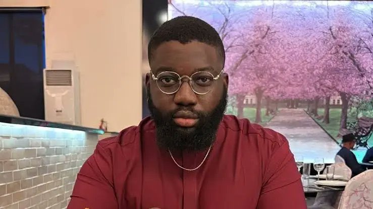 Somebody tweet media
