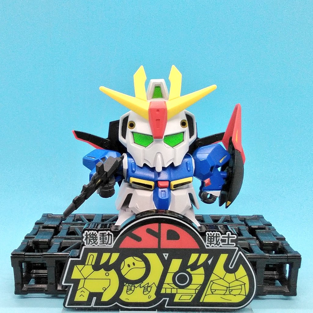 mekarinrin's tweet photo. 【元祖SDガンダムNo.06 ゼータガンダム】完成！
今回もニューガンダム同様表面処理とファレホ塗装のみ…と言いたいところですが、胸と干渉する頬裏だけ少し削りました。
それにしてもゼータも造形いいなぁ。
#俺SD作ってるぜ 
#元祖SDガンダム https://t.co/vEhnjy41My