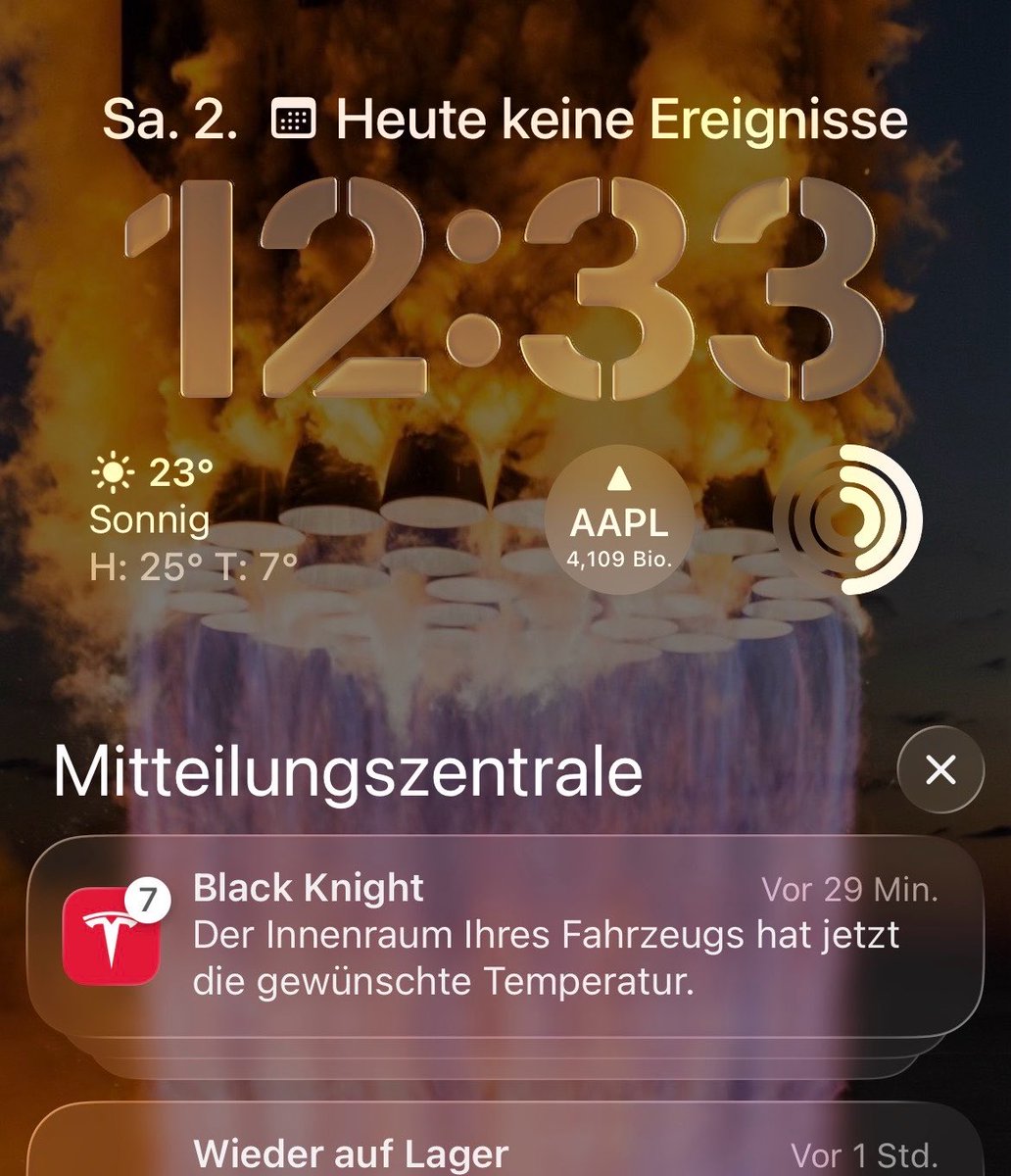 TeslaXander tweet media