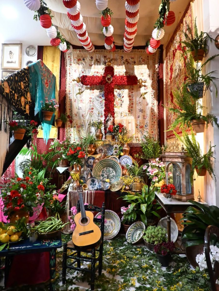 Alberttto02's tweet photo. Las Cruces de nuestras hermandades y cofradías.
Núcleo puro de nuestra fiesta. 
Granada. https://t.co/IMHRaLiFYe