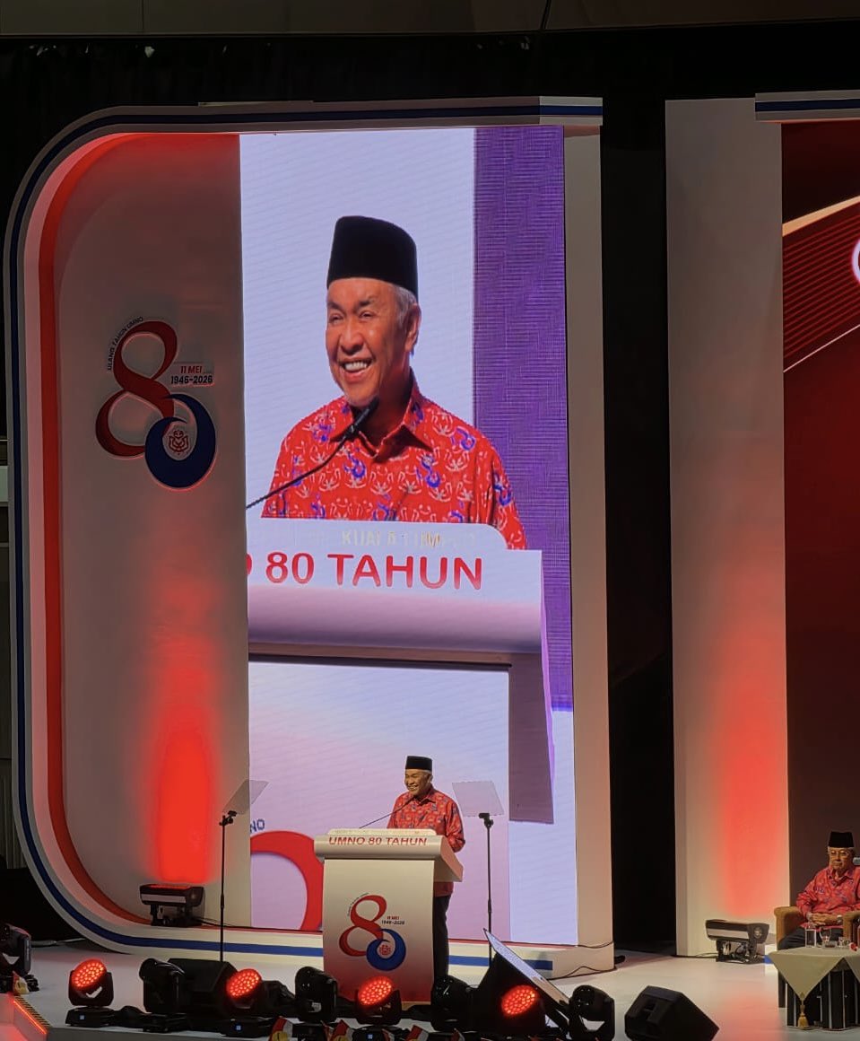 YMMiorAzlan's tweet photo. Konvensyen 80 Tahun UMNO - UMNO Ampang &amp; Umno Selangor Bersama Presiden @DrZahidHamidi 

Kepada Allah Kami Berserah 
Hidup UMNO 

https://t.co/JbsQ9fLu02 https://t.co/NAc5YP4OXd