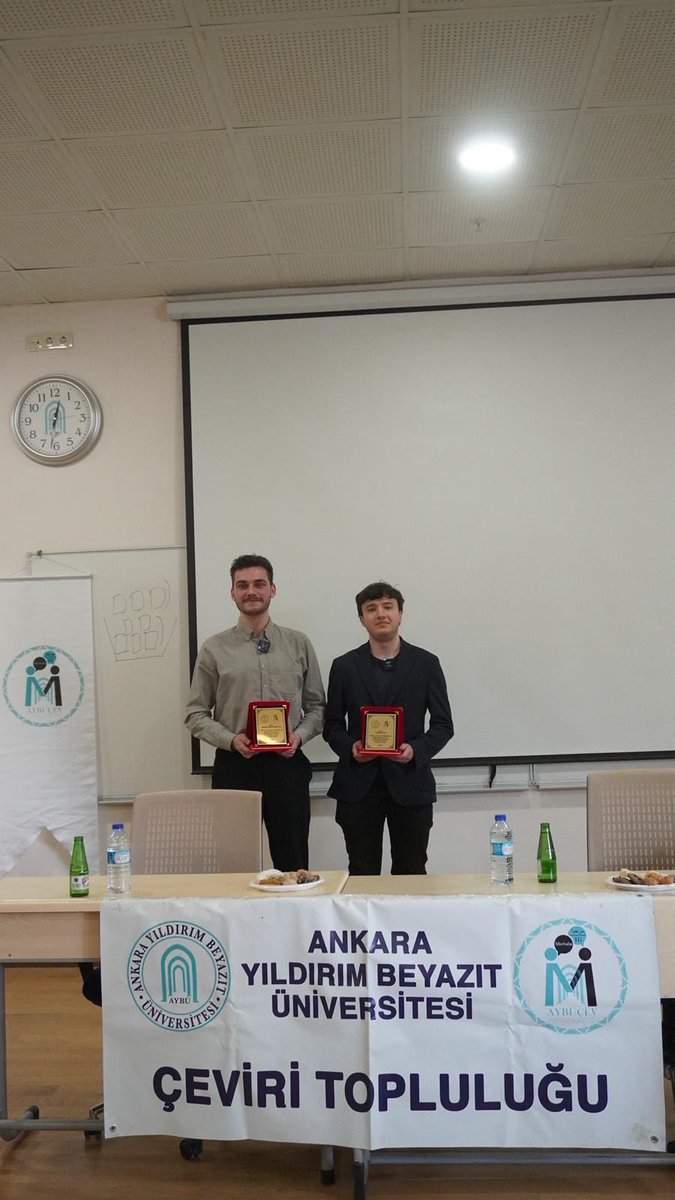 aybucev's tweet photo. Melihcan Kara ve Abdullah Özen sektöre dair bilgi birikimlerini ve mezuniyet sonrası o "büyük boşluğa" düşmemek için izledikleri yolları bizlerle paylaştılar. Değerli vakitlerini ayırıp, tecrübeleriyle yolumuzu aydınlattıkları için kendilerine çok teşekkür ederiz. 🥳🥳 https://t.co/c7IaZausWF