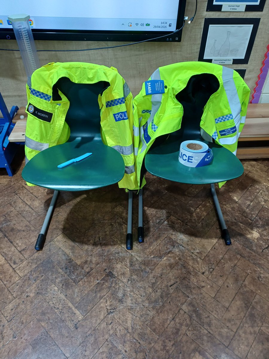 LozellsWMP's tweet image. Well done everyone in years 5 and 6 @ Grove Primary.  You listened and interacted well with the SIPO who was talking about the dangers of knife crime.  This session is not to scare students but to make them resilient to some of the local issues. #KnifeCrime