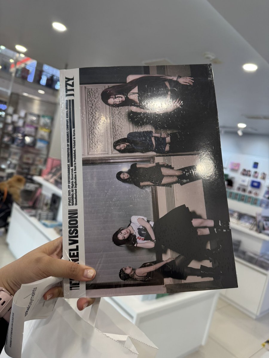 namjikooksells's tweet photo. thank youuu so much @Recordplanet_ph π #recordplanet #recordplanetph https://t.co/vmmiKIzcBd
