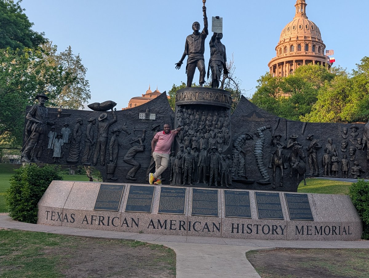 Chijistar's tweet image. Texas is more than a big state—it’s a deep one. From the State Capitol to 160ft below at Inner Space Cavern, there's always more beneath the surface.

bit.ly/429QvUA

#Texas #Austin #Perspective #History #InnerSpaceCavern #ThinkBig #LearnAndBeCurious