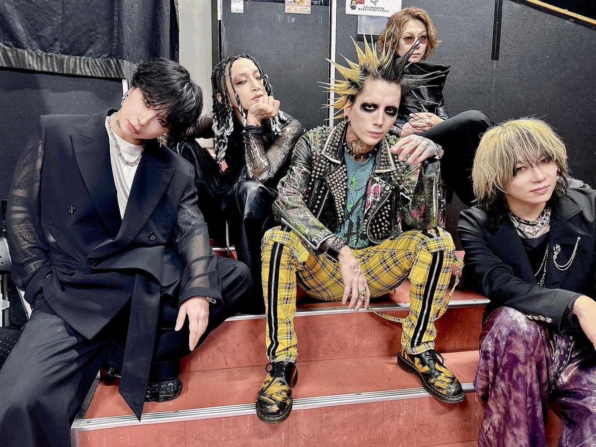 mitsu STAFF tweet media
