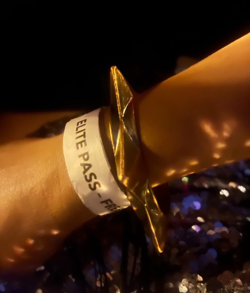 Zaneta199's tweet image. Why We never met and I just went to concert #VIP #MGK #Prague @machinegunkelly #M1 club lounge /  kiss 💋