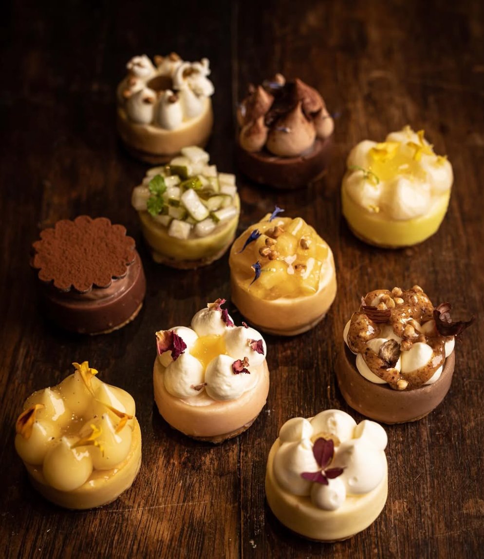 SucreCoeurParis's tweet image. Nos miniatures, gourmandes, fruitées ou véganes, toutes sans gluten, sont disponibles sur commande, avec récupération en boutique chez Maya. L’occasion de vous poser un peu et de boire un verre…

#pâtisserie #SansGluten #GlutenFree #vegan #végane #paris #paris18 #FaitMaison