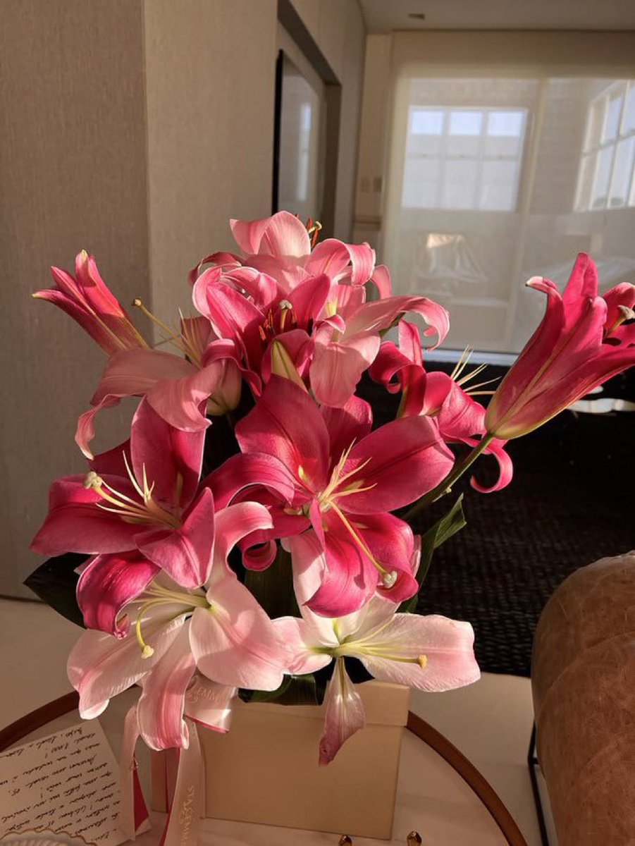 Flowers tweet media