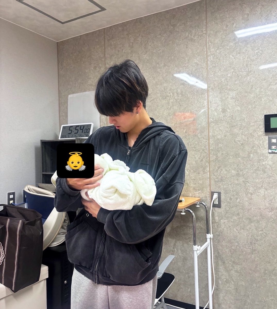 Timekun13131's tweet photo. タイム君パパになりましたー👶 https://t.co/F9RMWsFFYr
