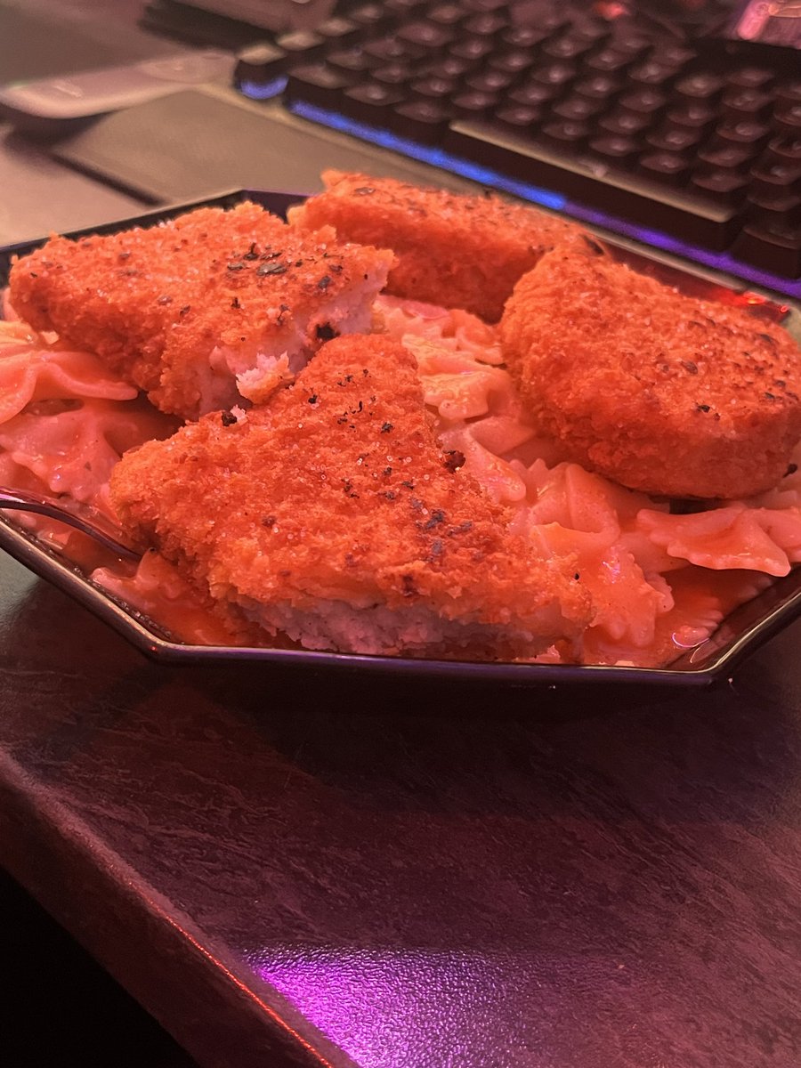 SpeedCraftTV's tweet photo. Poisson au fromage et pâtes sauce curry lait de coco ! ✨ https://t.co/05S58Eyjvb