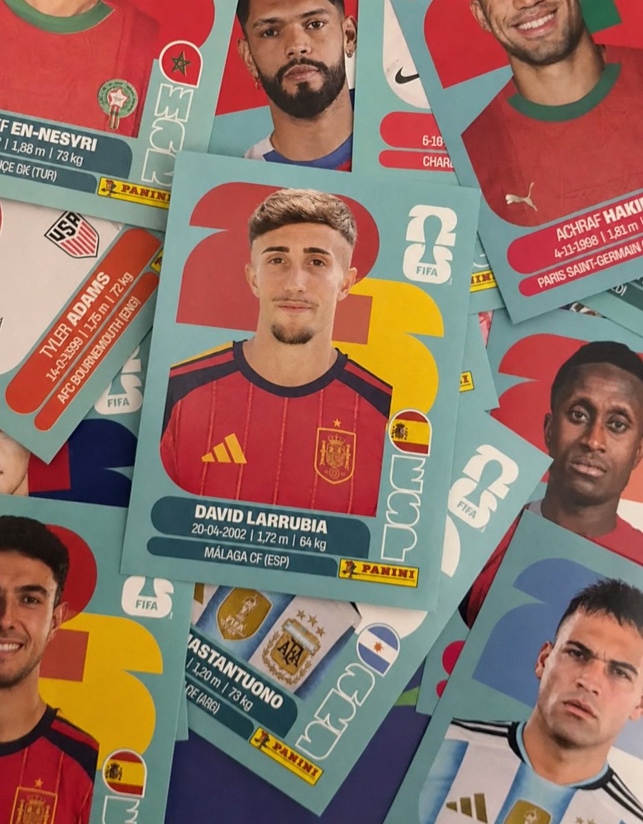 jeketiezo's tweet photo. Guapísima la colección de cromos del Mundial. https://t.co/rY66t5oeyi