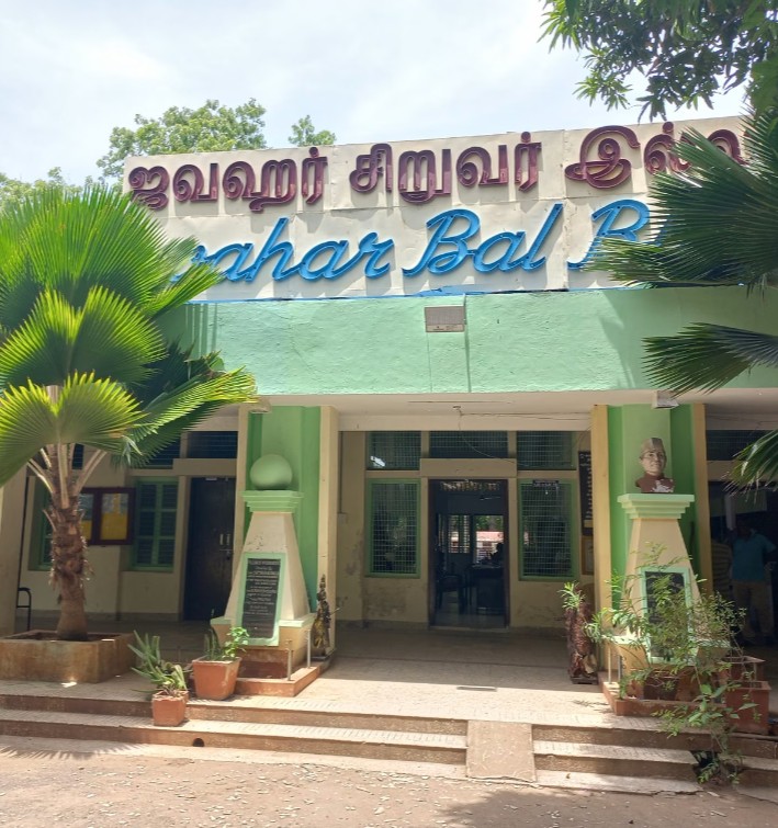 airnews_puduvai's tweet image. புதுச்சேரி பள்ளி கல்வி இயக்ககம் சார்பில் மாணவர்களுக்கான "கோடை கொண்டாட்டம்" இலவச பயிற்சி முகாம் இன்று தொடங்கி வரும் மே 31-ஆம் தேதி வரை, புதுச்சேரி ஜவஹர் பால் பவனில் நடைபெறுகிறது. #Puducherry #SummerCamp