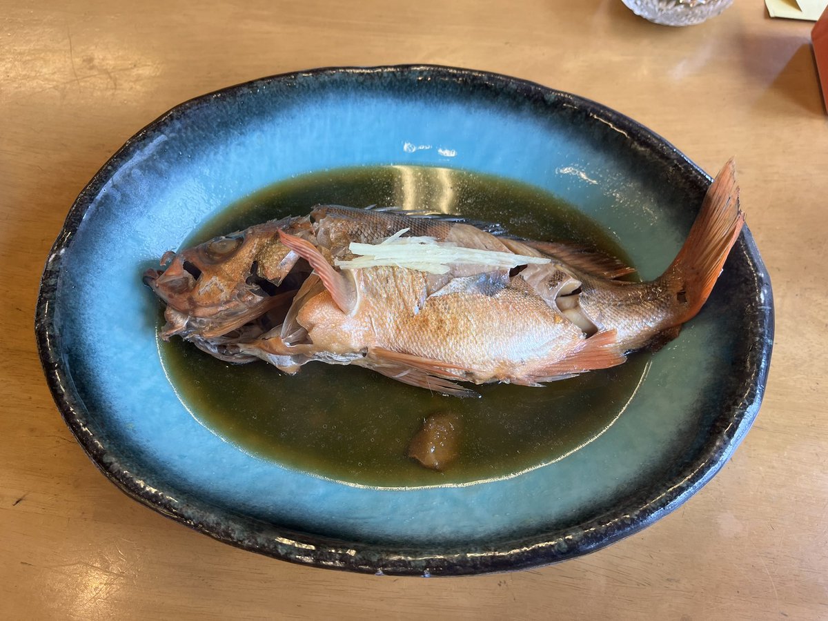 awakanpai's tweet photo. 先日はわたしの��クエストで山大さんへ🌸目張の煮つけ美味しかった🌸なんだかなつかしいお味がしました ☺︎ ♡ あとお野菜も色々ありがとうございます。🍛🥄作ります🫶🏻🥕🐇

#春告魚 
#お刺身
#山大 さん https://t.co/ARbBAK2u4q