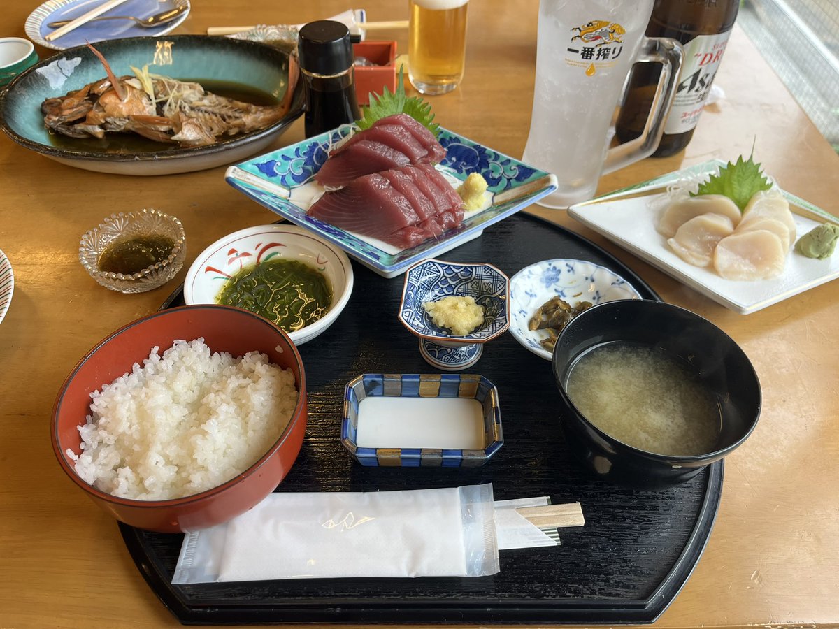 awakanpai's tweet photo. 先日はわたしの��クエストで山大さんへ🌸目張の煮つけ美味しかった🌸なんだかなつかしいお味がしました ☺︎ ♡ あとお野菜も色々ありがとうございます。🍛🥄作ります🫶🏻🥕🐇

#春告魚 
#お刺身
#山大 さん https://t.co/ARbBAK2u4q