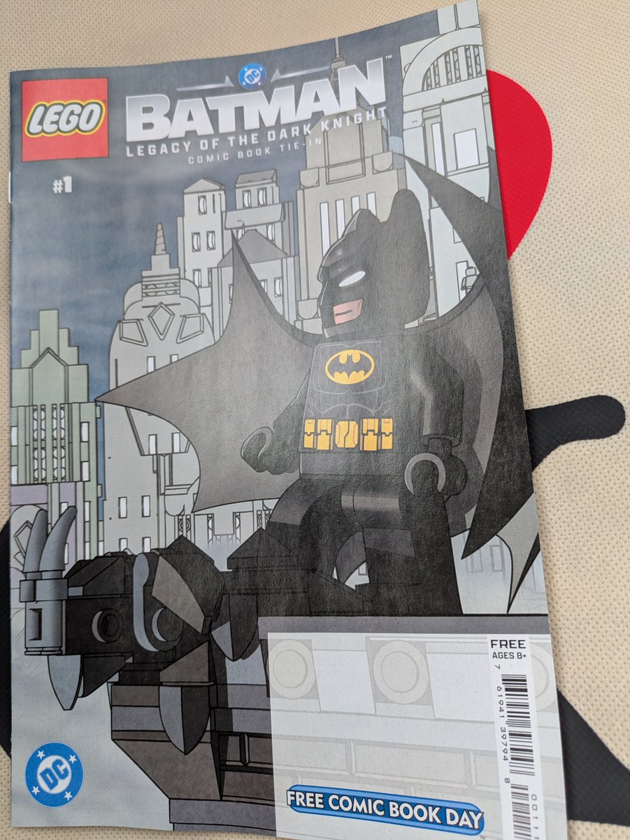 VicLWest's tweet photo. An early alarm set on a Saturday morning, this is an outrage! 

But my @Freecomicbook mission was successful. Went for the DCC and picked up a couple of others as well while I was there. https://t.co/MsKiGQ8NvF